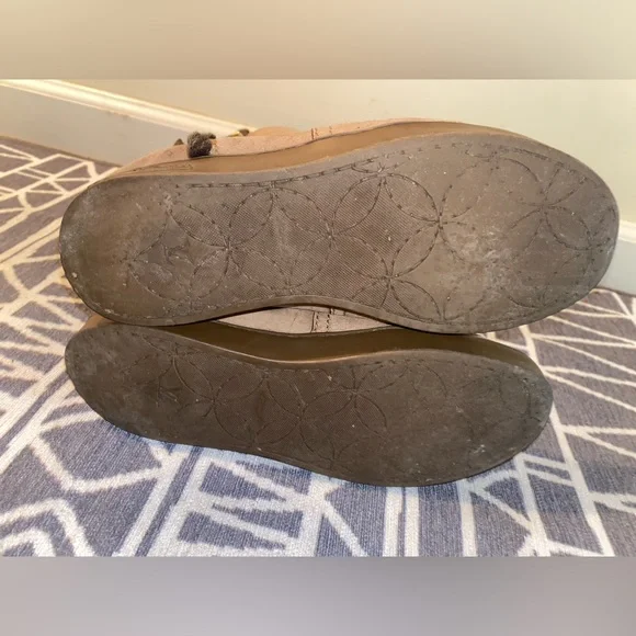 Louis Vuitton gold buckle boots - Picture 6 of 9